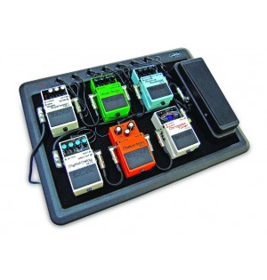 SKB Powered Pedalboard